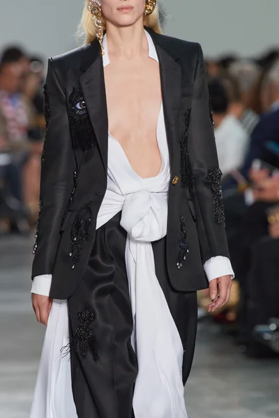 Look 1